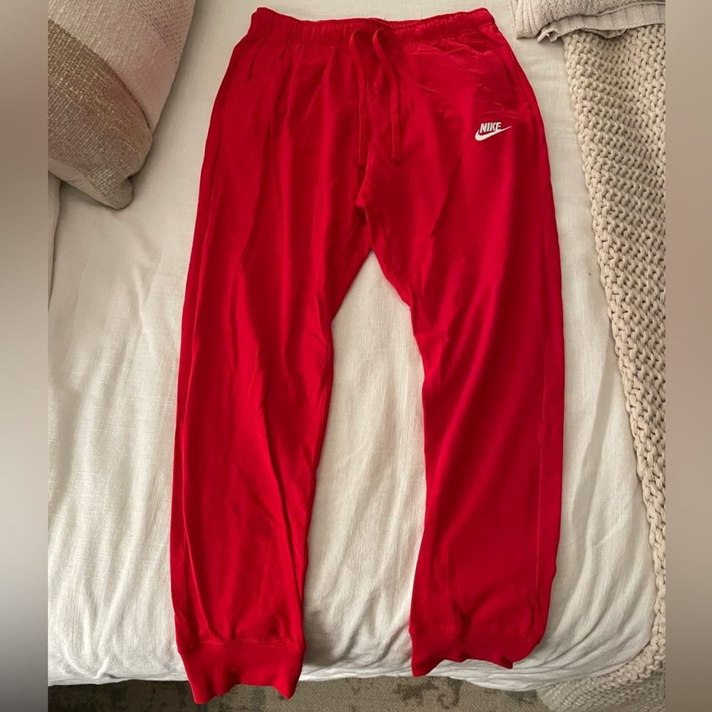 Red Nike Joggers, NBW, size M
